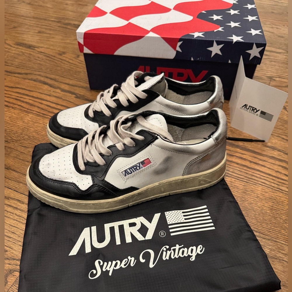 AUTRY SNEAKERS MEDALIST LOW SUPER VINTAGE IN WHITE BLACK SILVER LEATHER, 44–NWT - Picture 4 of 16